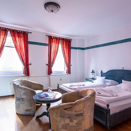 U-Nautic Restaurant & Pension Варен Номер фото