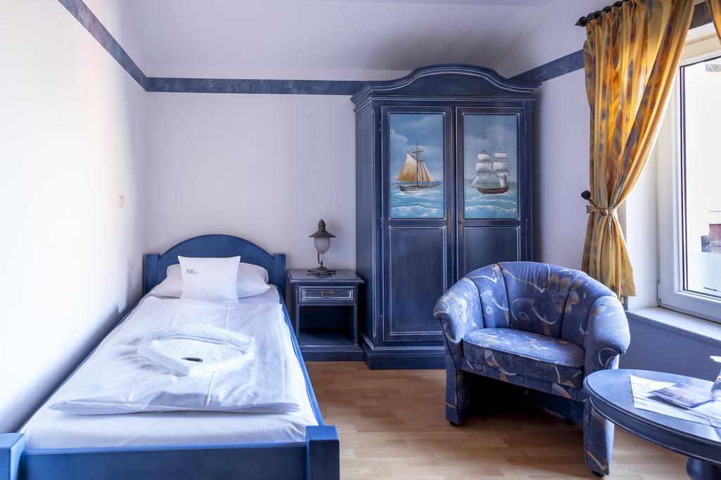 U-Nautic Restaurant & Pension Варен Номер фото